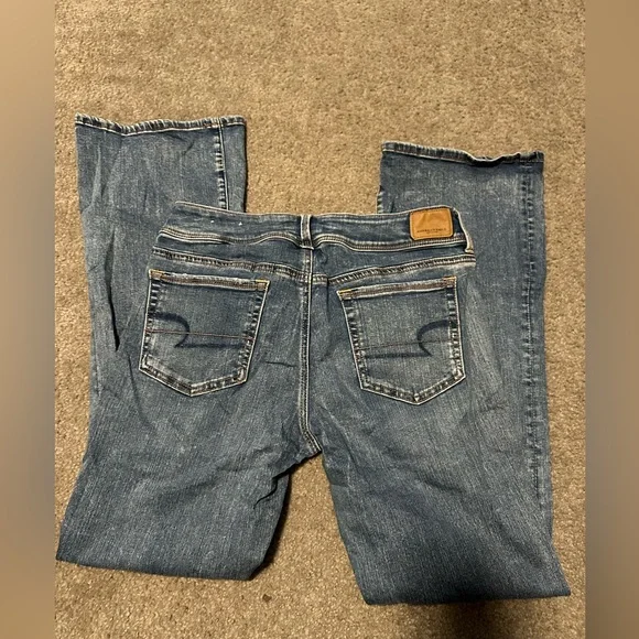 American Eagle Medium Wash Jeans - Picture 4 of 4